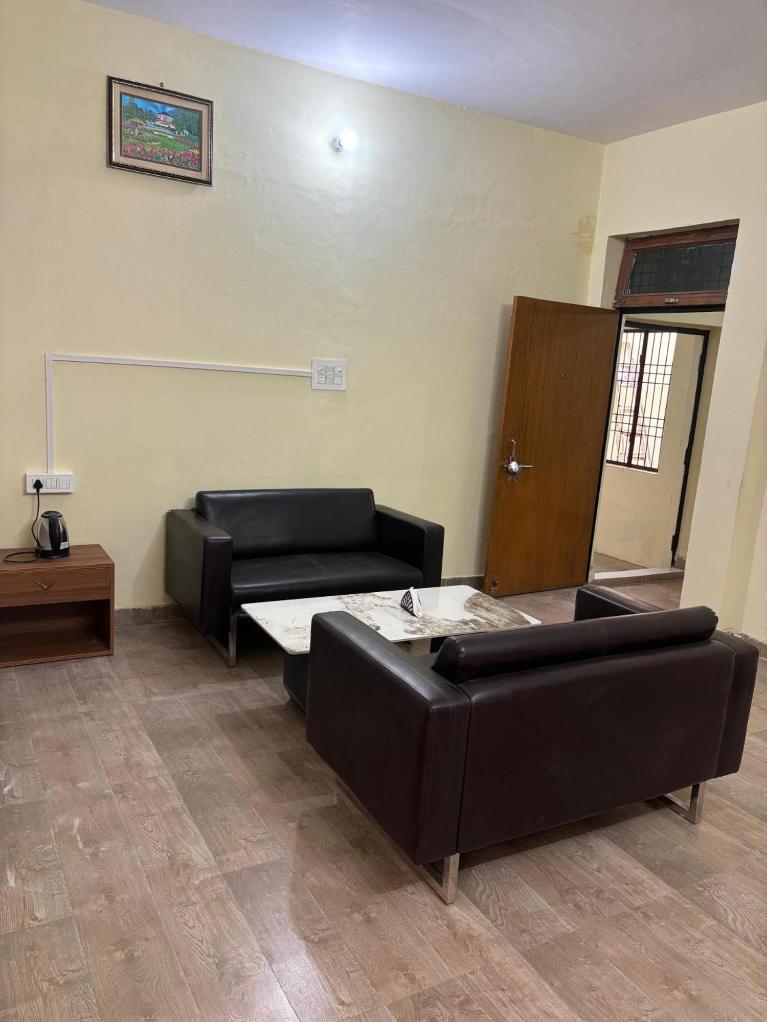 Amara Homestays Allāhābād Junction Exterior foto