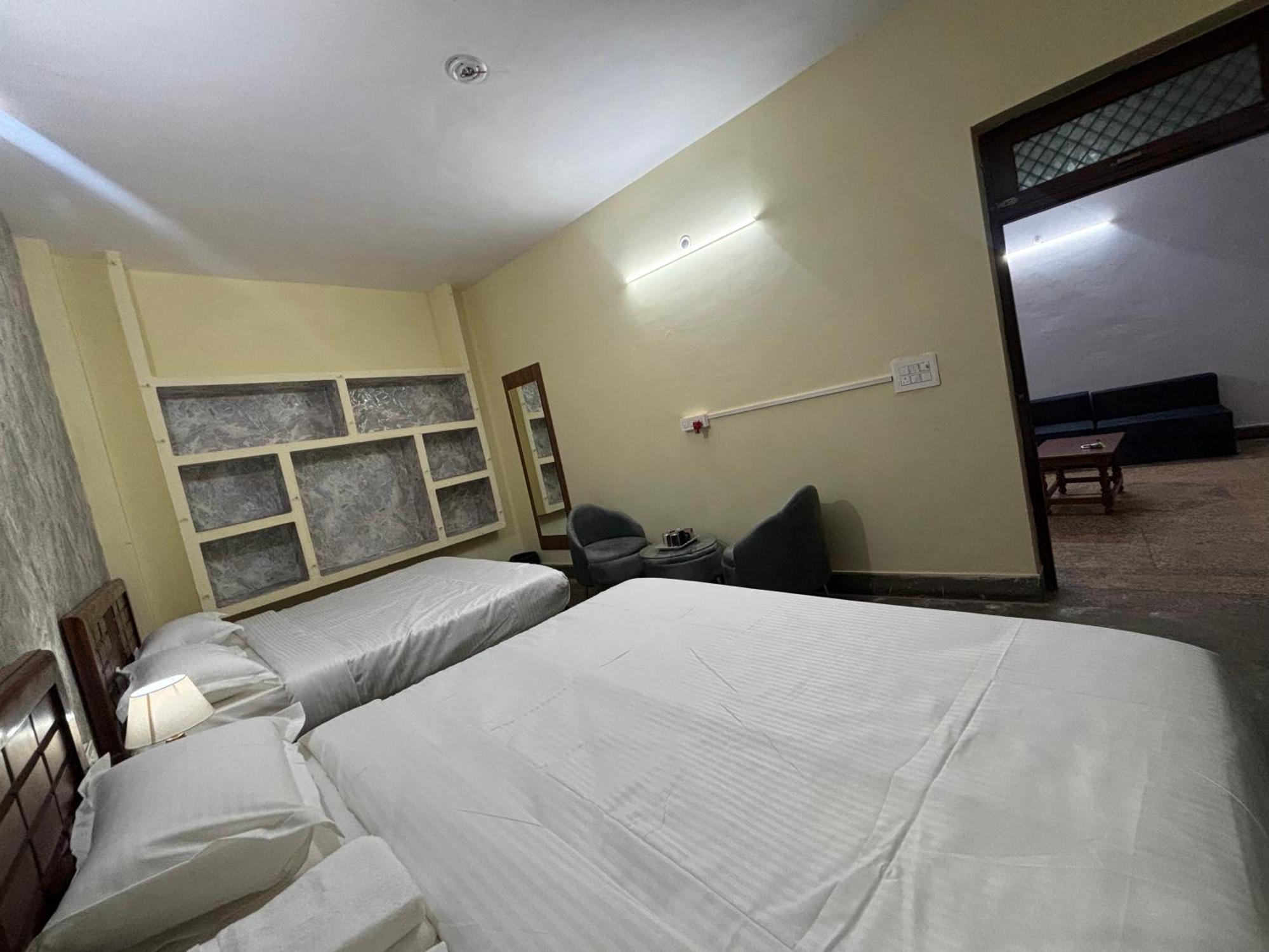 Amara Homestays Allāhābād Junction Exterior foto